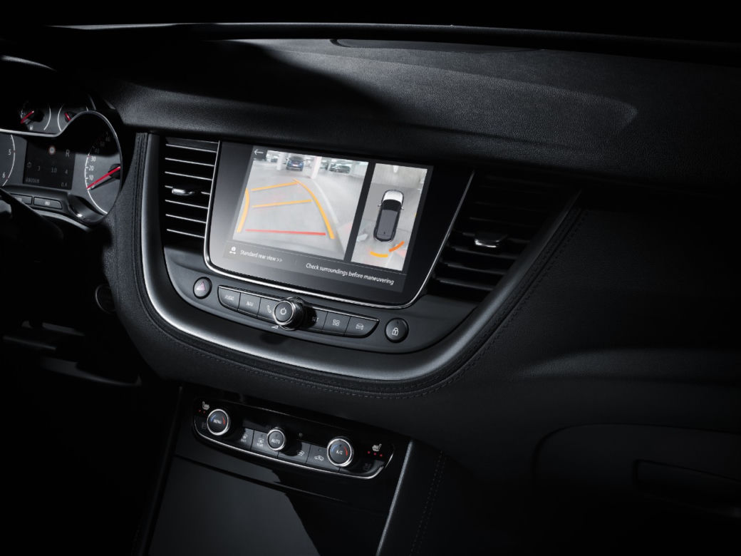 Opel Grandland X z flagowym dieslem