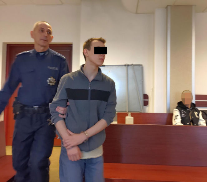 Mateusz rzucił monetą. Wypadł orzeł, więc udusił Wiktorię