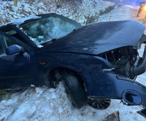 Czołowe zderzenie w powiecie kościańskim. Dwie osoby w szpitalu