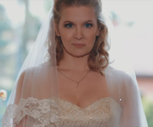 ​Anna Powierza w białej sukni