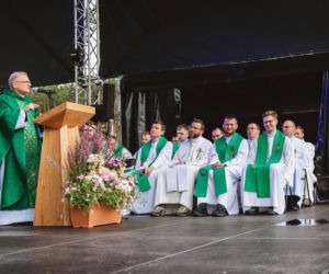 Największy chrześcijański festiwal trwa
