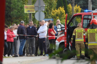 Kolejny atak nożem w szkole! 15-latek ranił trzy osoby, w tym dyrektora. Jedna była reanimowana