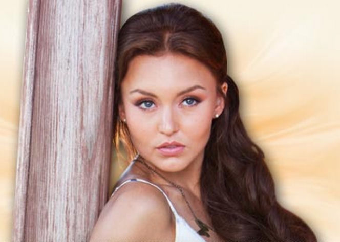OTCHŁAŃ NAMIĘTNOŚCI. Elisa (Angelique Boyer)