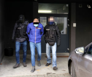 Zmuszali je do SEKSU. Na czele gangu stała kobieta! GIGANTYCZNA AKCJA policji [ZDJĘCIA]
