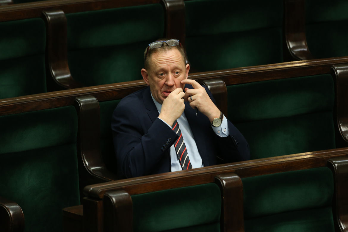 Puste ławy sejmowe. Tylko nieliczni słuchali wielogodzinnych dyskusji w Sejmie 