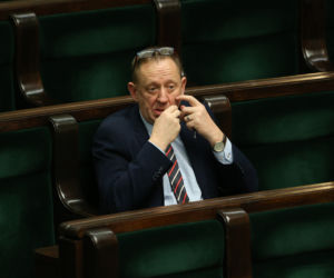 Puste ławy sejmowe. Tylko nieliczni słuchali wielogodzinnych dyskusji w Sejmie 