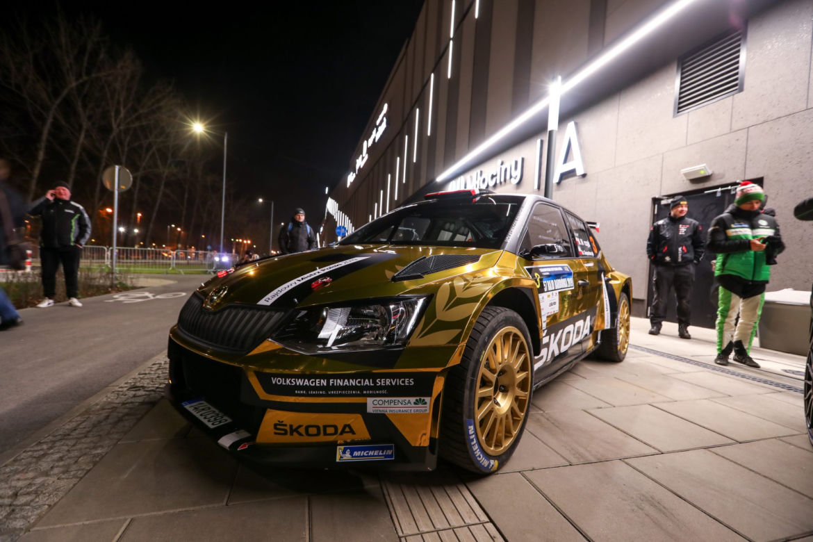 Złota Skoda Fabia R5 zespołu rajdowego Miko Marczyk Motorsport