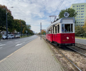 Niezwykły tramwaj z powstańcami. Wycieczka po Warszawie jak przed wojną