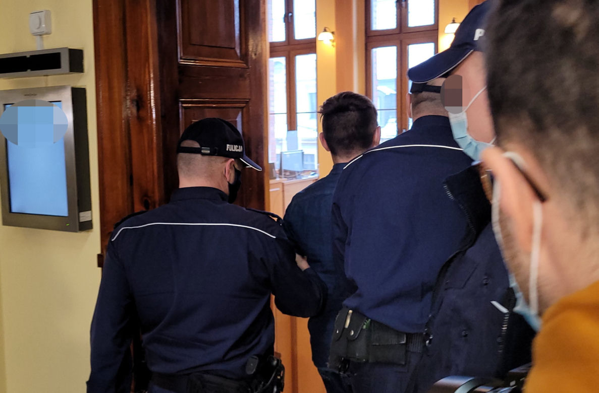 Rozprawa Kacpra S. Zadźgał ciężarną Patrycję