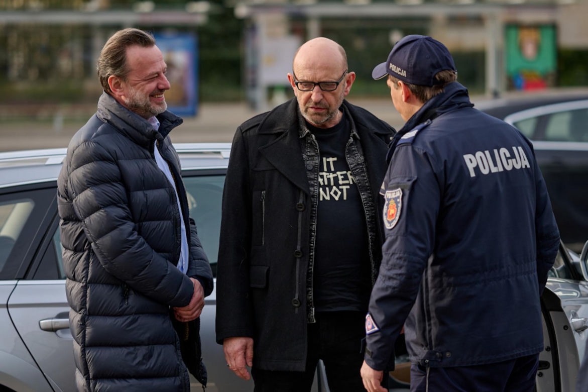 Na Wspólnej, odcinek 4039: Artur (Janusz Chabior), Krzysztof Smolny (Łukasz Konopka)	