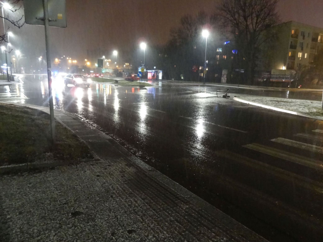 Wypadek na ul. Młyńskiej. Poszkodowane 10-miesięczne dziecko [ZDJĘCIA]