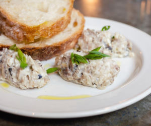 Nie z cebulą, nie w śmietanie. Ze śledzi robię pyszną pastę do chleba i nie tylko 