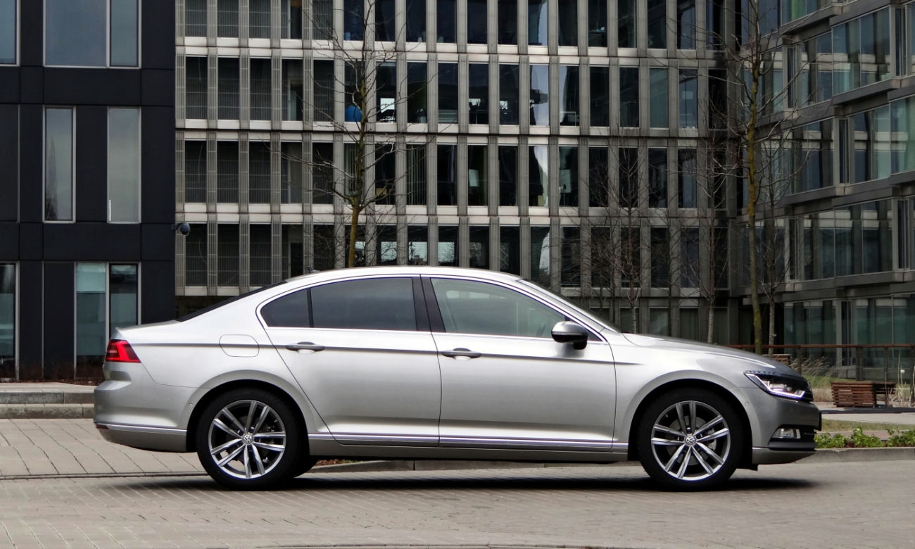 Volkswagen Passat Limousine B8 Highline 2.0 TDI DSG BlueMotion