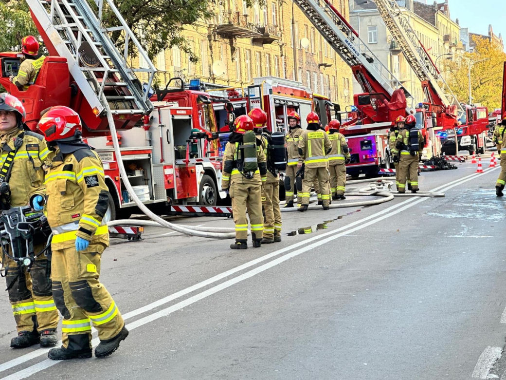 Warszawa. Pożar opuszczonej kamienicy przy Wileńskej 11