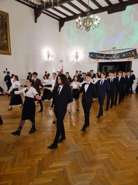 Studniówka I Liceum Ogólnokształcącego im. Adama Mickiewicza w Olsztynie [ZDJĘCIA]