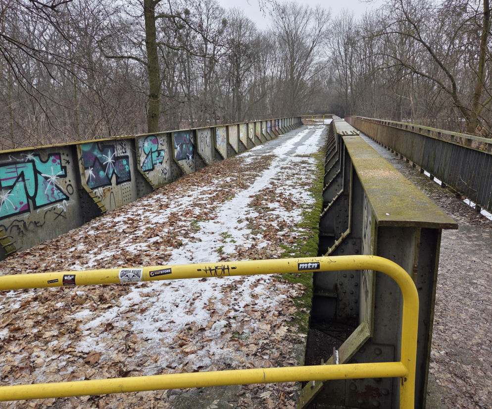 Tak teraz wygląda dawny most kolejowy na Czyżkówku. Kiedyś jeździły tędy pociągi