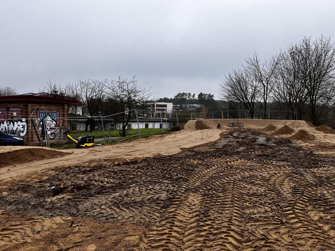 Nowa inwestycja w Olsztynie. Prace już ruszyły. Mieszkańcy zyskają nowe miejsce rekreacji sportowej