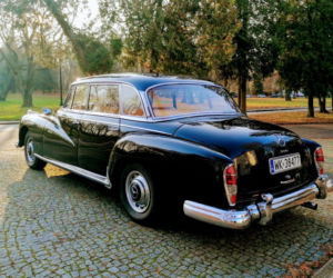 Rządowy Mercedes-Benz 300d Adenauer na sprzedaż