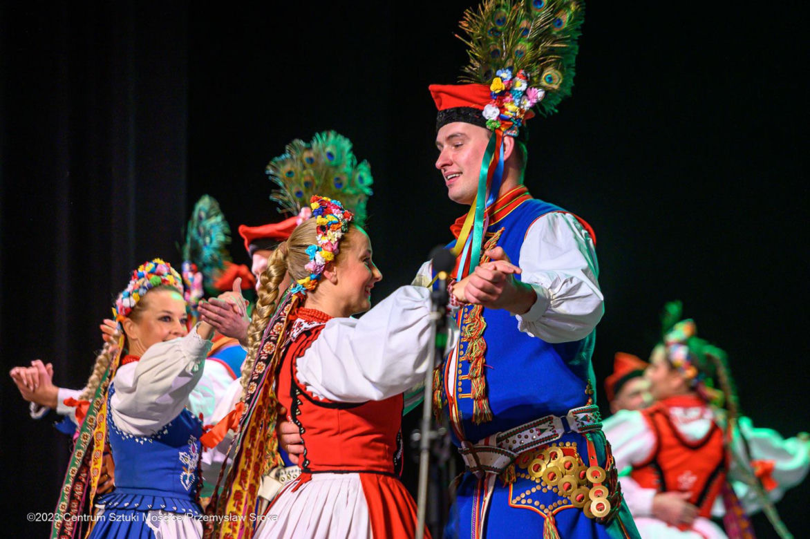 Jesienny koncert Zespołu Pieśni i Tańca Świerczkowiacy w Centrum Sztuki Mościce
