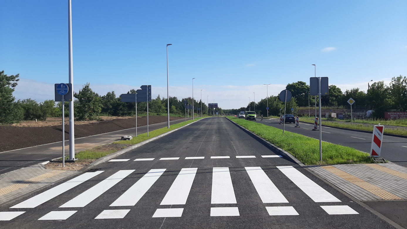 Rozbudowa ulicy Grudziądzkiej w Toruniu na finiszu. Jest bardzo ładnie i o wiele bezpieczniej