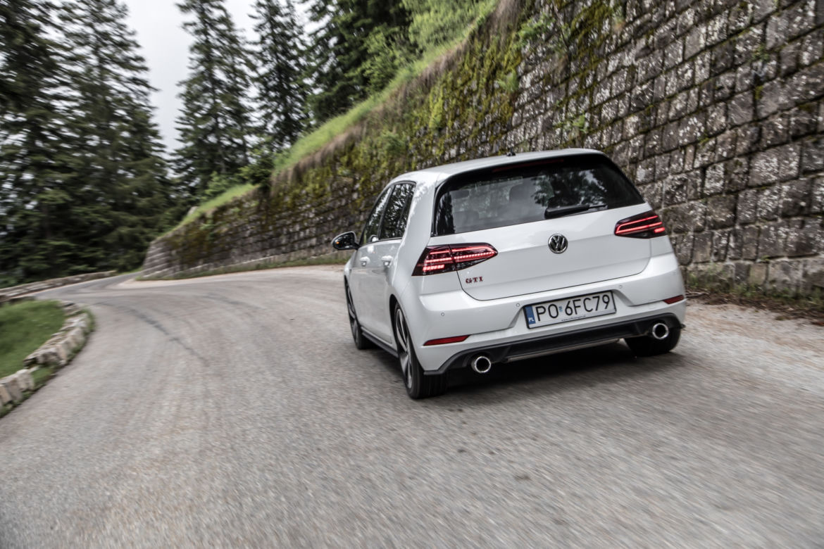 Volkswagen Golf GTI 2.0 TSI 245 KM