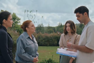 Złoty chłopak, odcinek 255. Kłamstwa zniszczą związek Seyran i Sinana