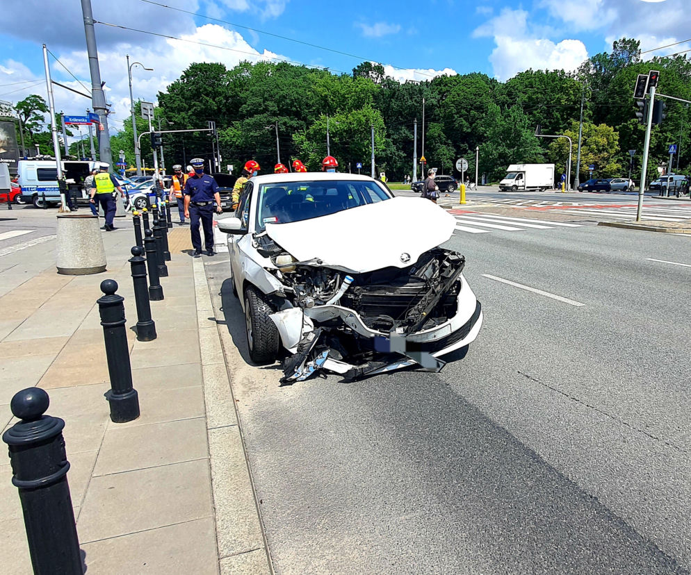 Wypadek na skrzyżowaniu ul. Królewskiej i ul. Marszałkowskiej