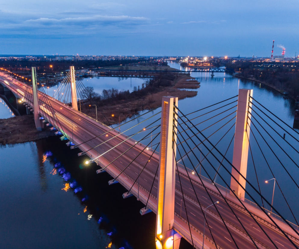 Most Milenijny jest częścią obwodnicy śródmiejskiej Wrocławia.