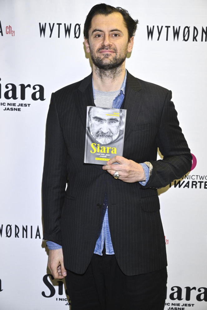 Markowska przytulała męża, Ostałowska zaskoczyła sylwetką, Ścibakówna błyszczała na premierze biografii Rewińskiego