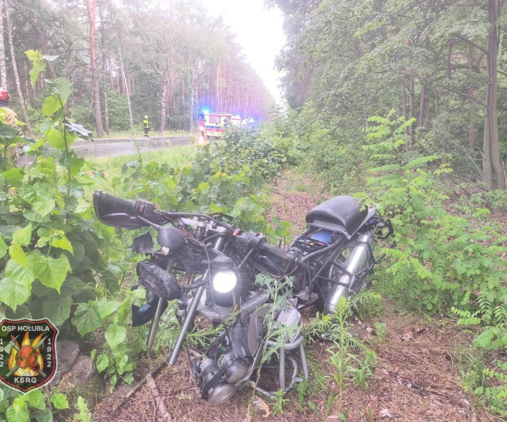 Zderzenie motocykla i osobówki w miejscowości Hołubla w gminie Paprotnia