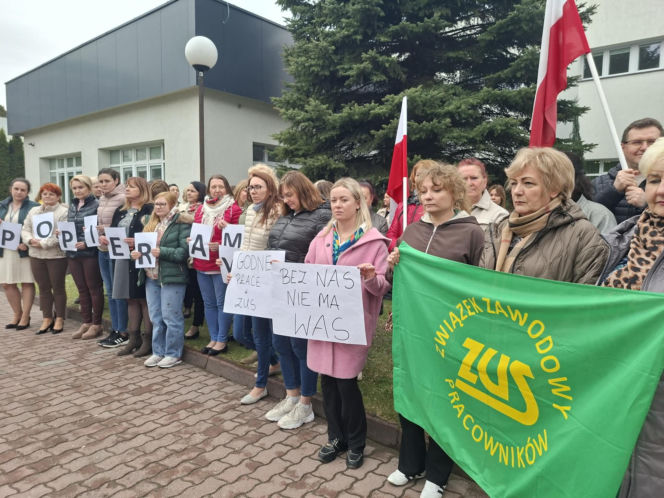 Protest pracowników ZUS-u w Starachowicach