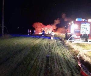 Makabryczna śmierć w pożarze pod Sochaczewem! Ofiarą 56-latek? [ZDJĘCIA]