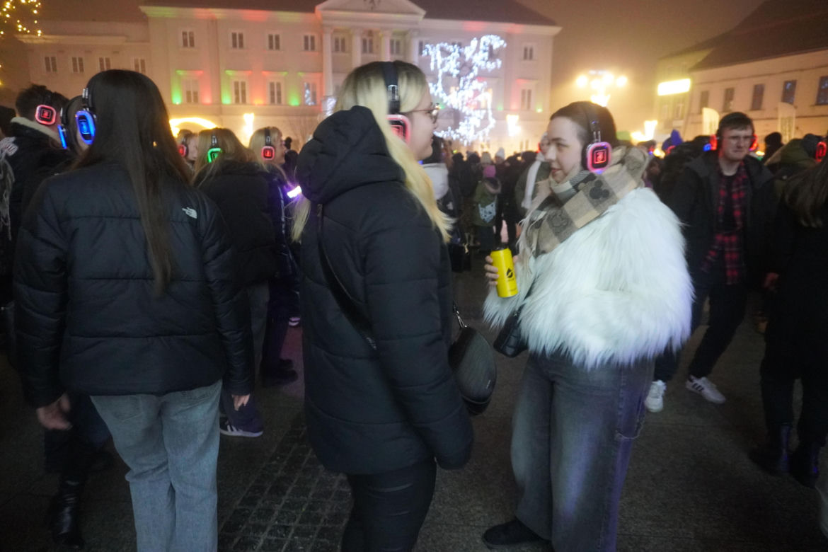 Silent disco i diabelski młyn w Rynku w Kielcach