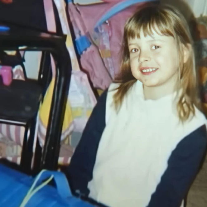 7-letnia Karina Surmacz zniknęła. Była świadkiem brutalnej egzekucji własnej matki. Nazwali ją dzieckiem mafii