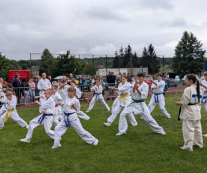Tłumy na Festiwalu Pod Zaporą w Brodach! Oskar Cyms i „Złoty Gumiak” skradli serca publiczności