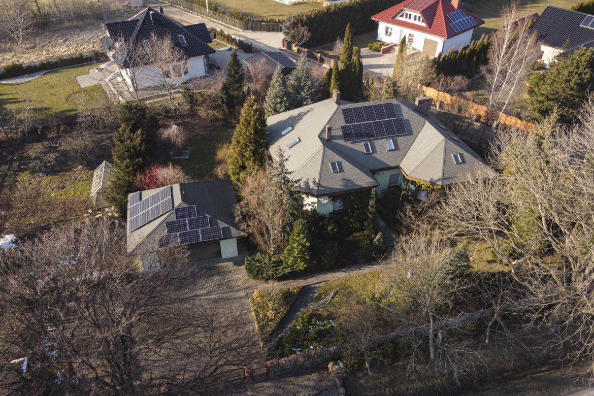Bestialsko zamordował braciszka i rodziców. Ruszył proces rzeźnika z Ząbkowic Śl. 