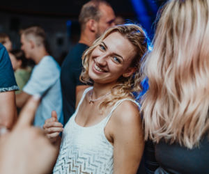 Pomarańcza Katowice bawi się na całego po lockdownie. Oto zdjęcia z imprezy Tomorrow Never Comes [ZDJĘCIA]