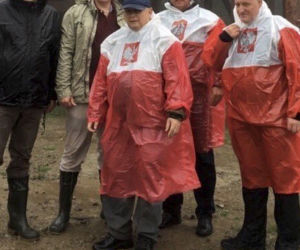 Hipsterska stylizacja Jarosława Kaczyńskiego. Prezes gotowy na zimę