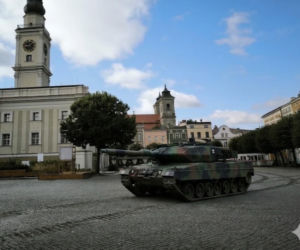 Leopard  i inny ciężki sprzęt na rynku w Lesznie? Wojsko planuje pokaz potęgi w centrum miasta