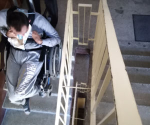 Tarnobrzeg. Przez zawód miosny wyskoczył z IV pietra, teraz walczy o kazdy oddech [ZDJĘCIA]