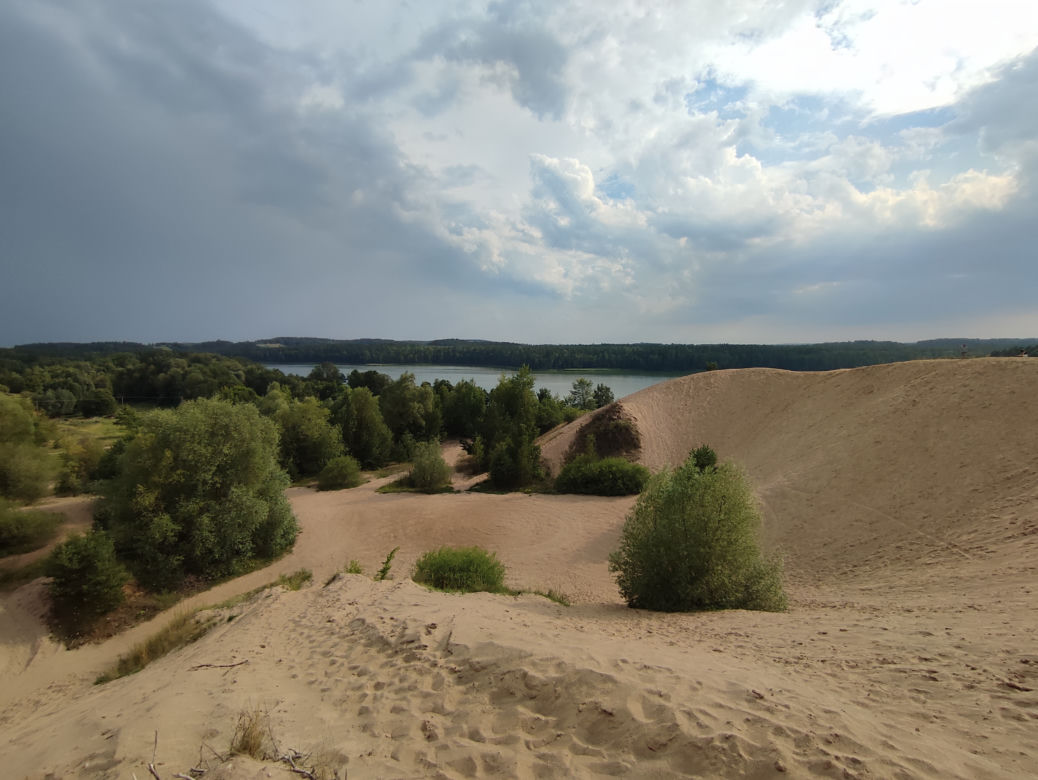 Stare Juchy jak Abu Zabi? Piaskowa góra na Mazurach przypomina egzotyczną pustynię [ZDJĘCIA]