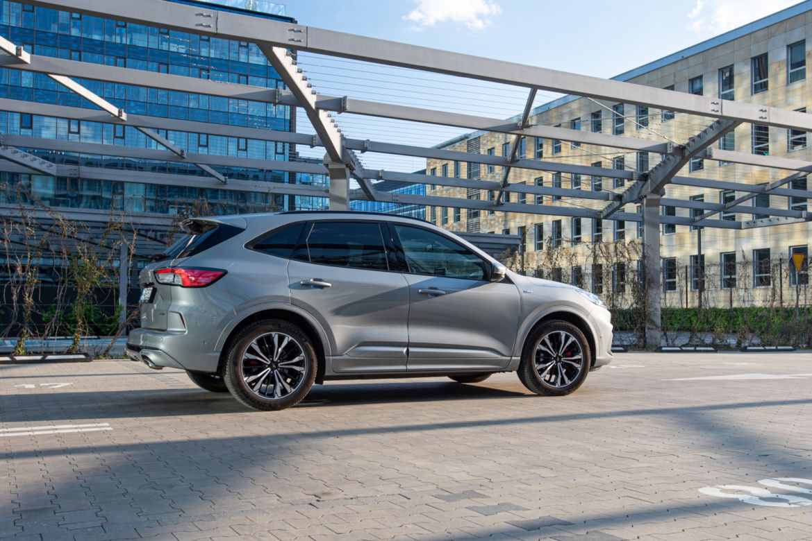 Ford Kuga 2.5 Hybrid AWD ST-Line X 