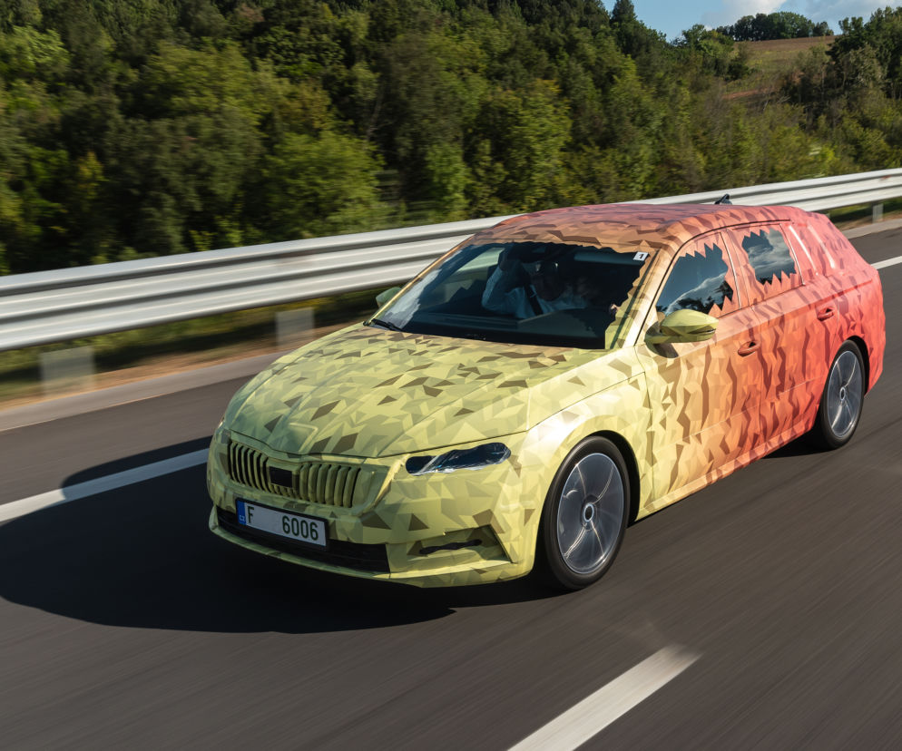 Nowa Skoda Octavia w kamuflażu