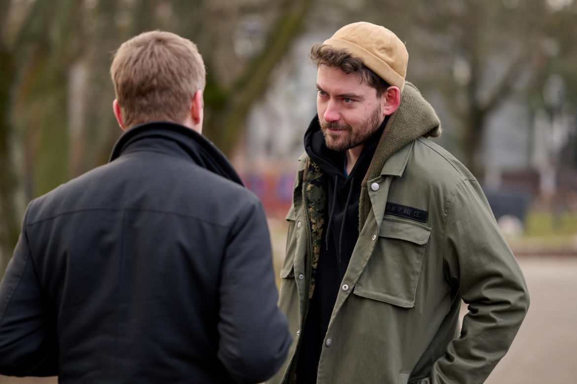 Robert zostaje gangsterem - czy uda mu się zinfiltrować mafię i wyjść z tego cało?