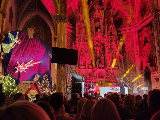 Wielkie Kolędowanie z gwiazdami na Greenpoincie