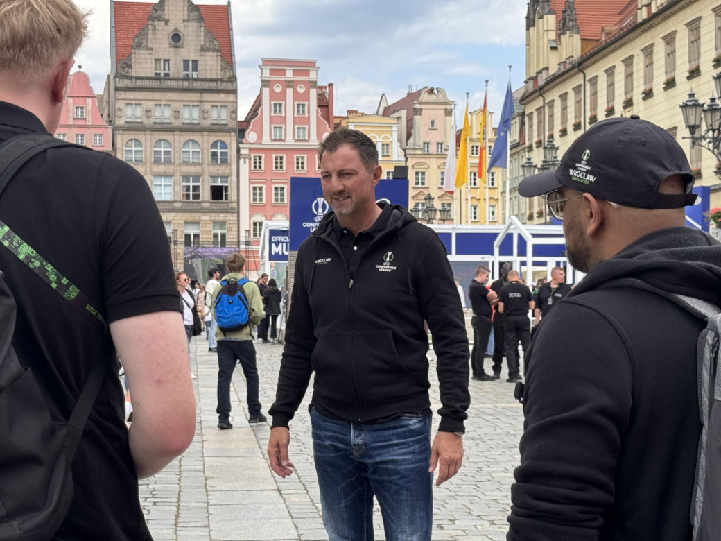 Wrocław żyje finałem Ligi Konferencji Europy. Kibice Betisu i Chelsea już w strefach kibica!