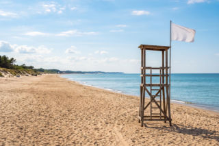 Sinice Mielno. Czy w Mielnie można się kąpać 15.08? Flaga, warunki pogodowe