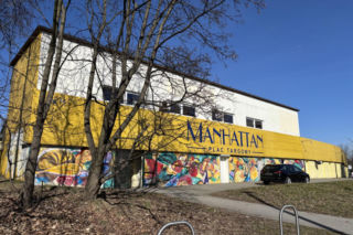 Manhattan na krakowskim osiedlu. Przepis na „slow life” urodził się w składanych szczękach: trwa już 35 lat