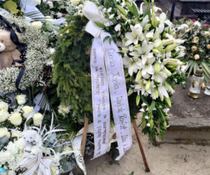Białe misie strzegą grobu Nikodema Mareckiego. 11-letni aktor zginął w strasznym wypadku