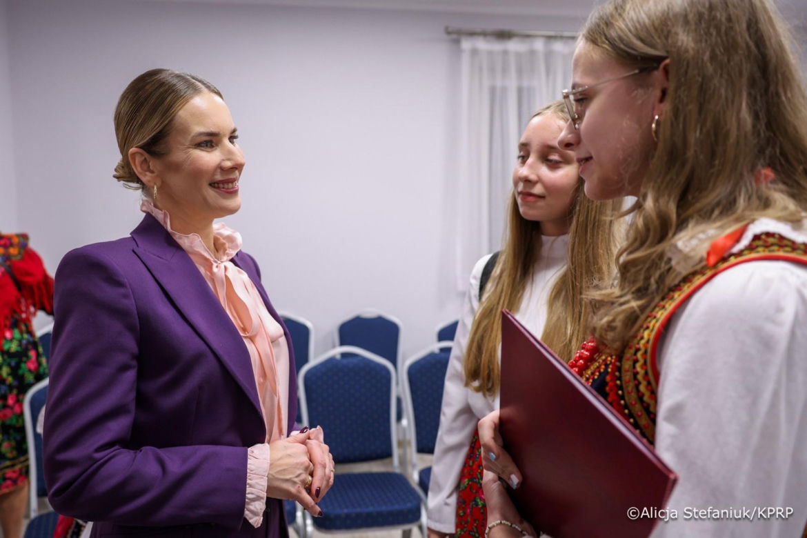 Marta Nawrocka spotkała się z młodymi gospodyniami
